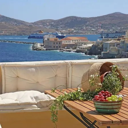 Vaporia Verandas - Ermoupoli, Syros *