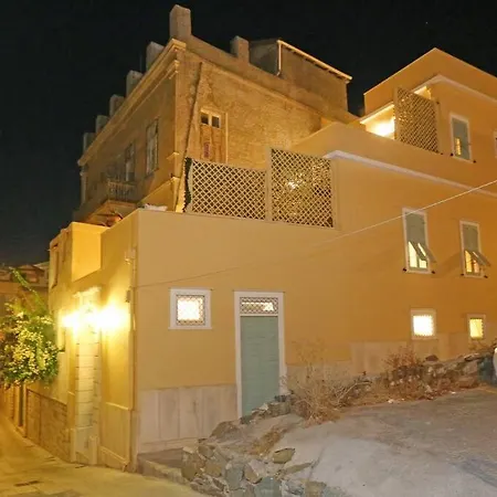 Vaporia Verandas - Ermoupoli, Syros Сasa de vacaciones Ermoupoli