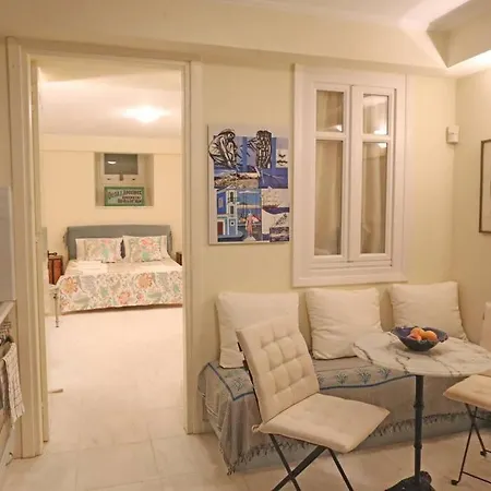 Vaporia Verandas - Ermoupoli, Syros