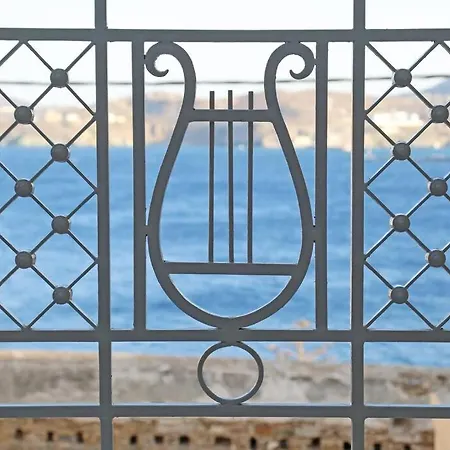 Vaporia Verandas - Ermoupoli, Syros Holiday home *